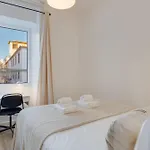 2br Walk Everywhere In *