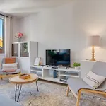 2br Walk Everywhere In *