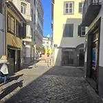 2br Walk Everywhere In Apartment *