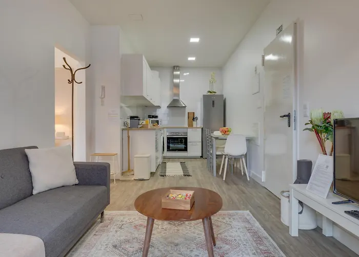 Bright 2br In Centre, Walk Everywhere Appartement