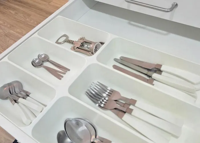 Bright 2br In Centre, Walk Everywhere Appartement