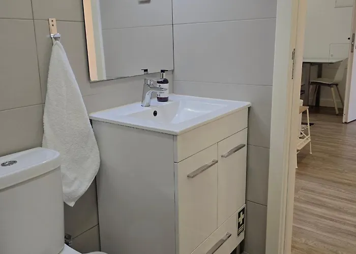 Bright 2br In Centre, Walk Everywhere * Funchal (Madeira)