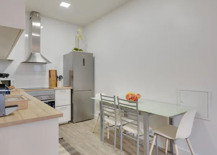 Bright 2br In Centre, Walk Everywhere * Funchal (Madeira)