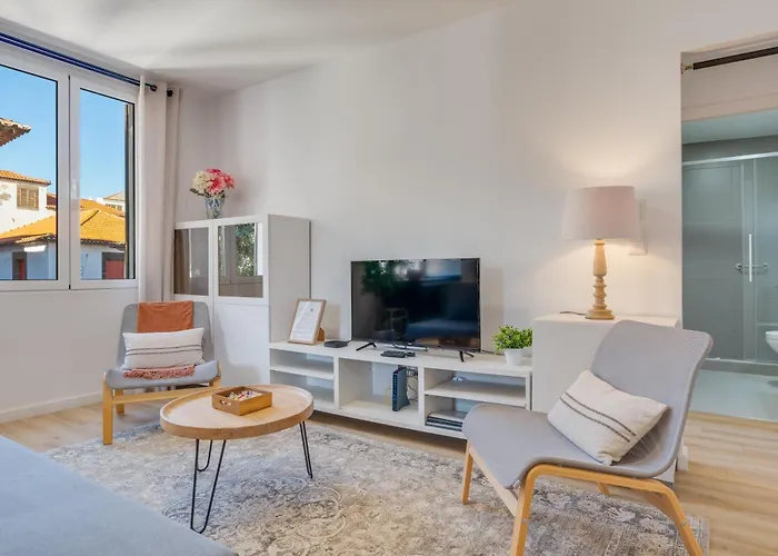 Bright 2br In Centre, Walk Everywhere *