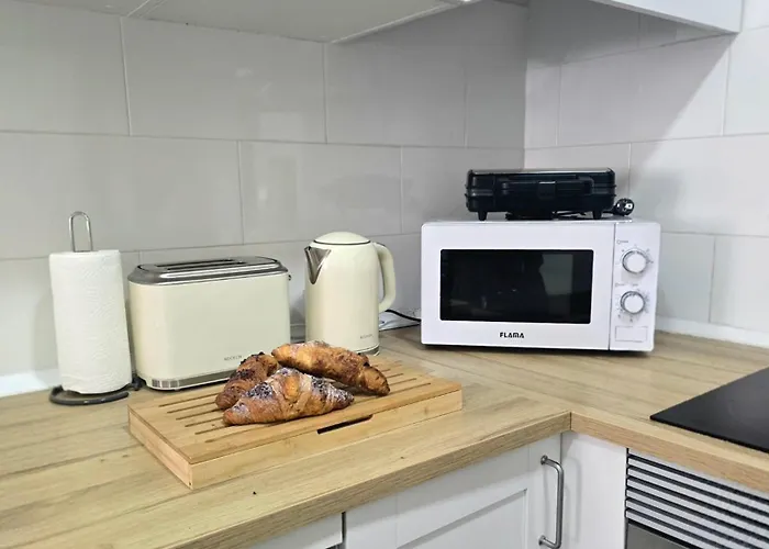 Bright 2br In Centre, Walk Everywhere Appartement