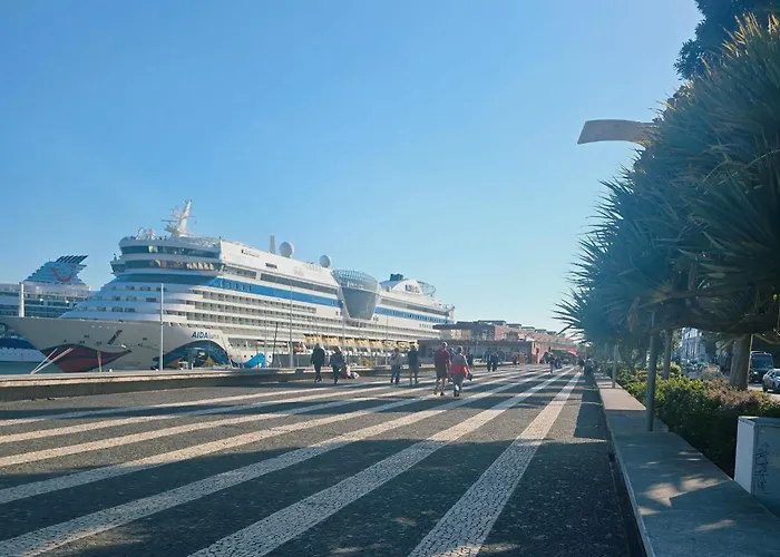 Appartement Bright 2br In Centre, Walk Everywhere Funchal (Madeira)