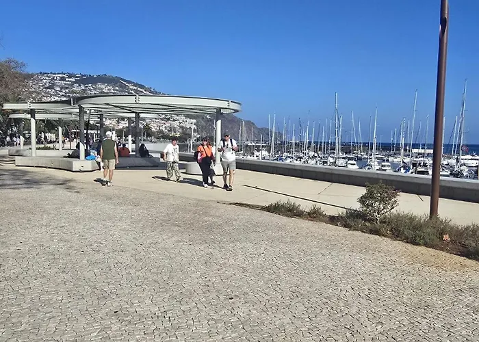 Bright 2br In Centre, Walk Everywhere * Funchal (Madeira)