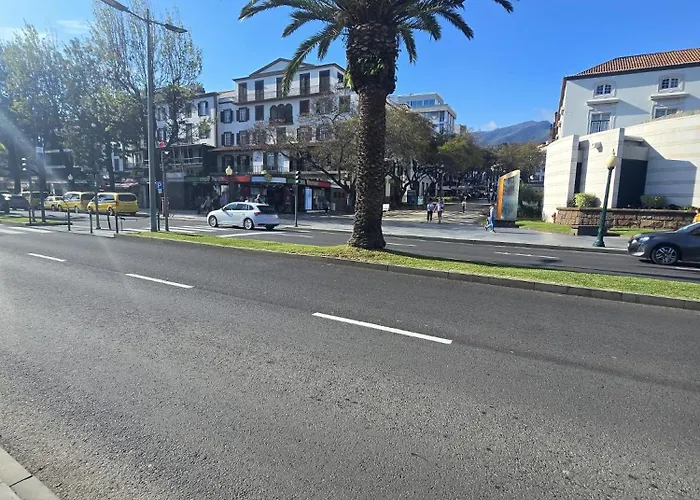 Appartement Bright 2br In Centre, Walk Everywhere Funchal (Madeira)